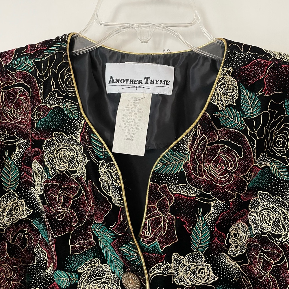 Vintage painted velvet floral holiday jacket, gold trim & buttons, size large - Picture 6 of 10
